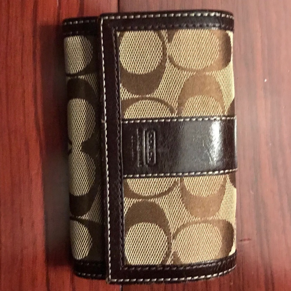 Signature Coach wallet